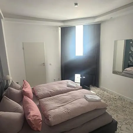 Guest house Halle Ost! Self-check-in 3*