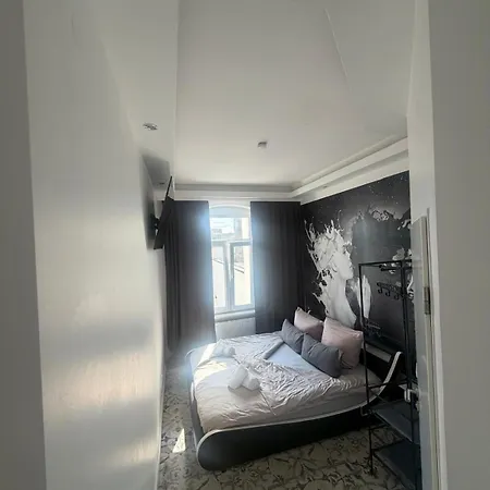 Guest house Halle Ost! Self-check-in 3*